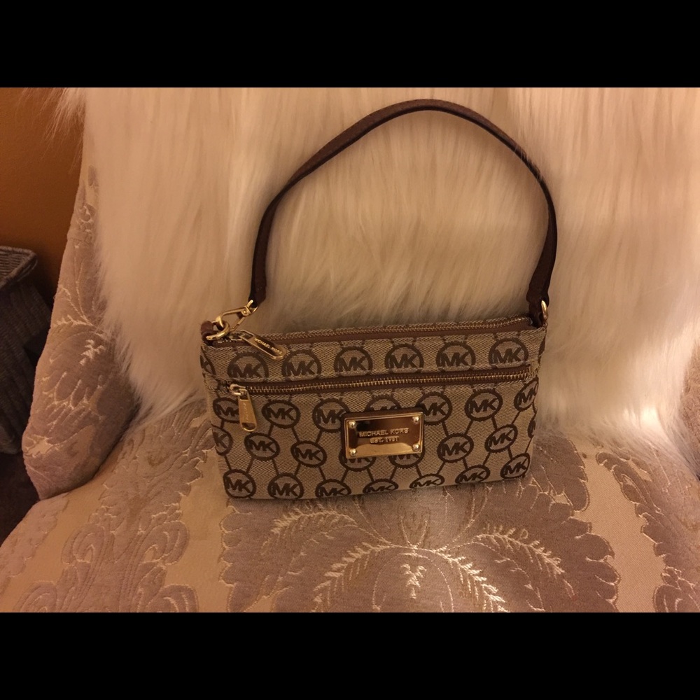 Mkors wristlet